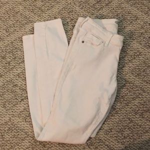 White skinny jeans